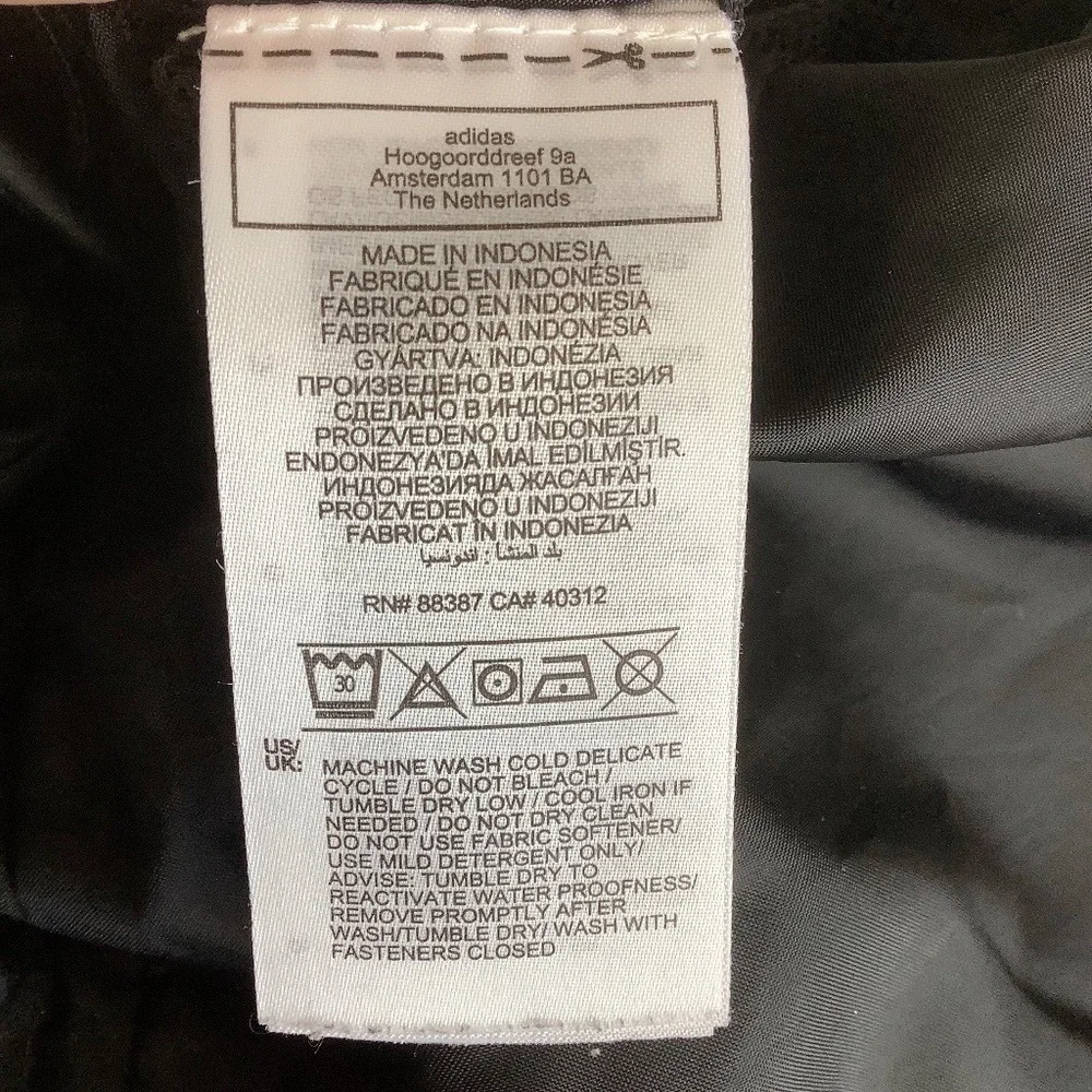 Adidas Women's 3-Stripes Rain Rdy Jacket Black H65759 Flaw: Missing Zipper Pull - Picture 11 of 14